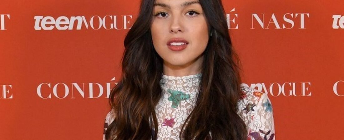 Pendengaran Olivia Rodrigo Jadi Sorotan, Ternyata Alami Gangguan Sejak Kecil