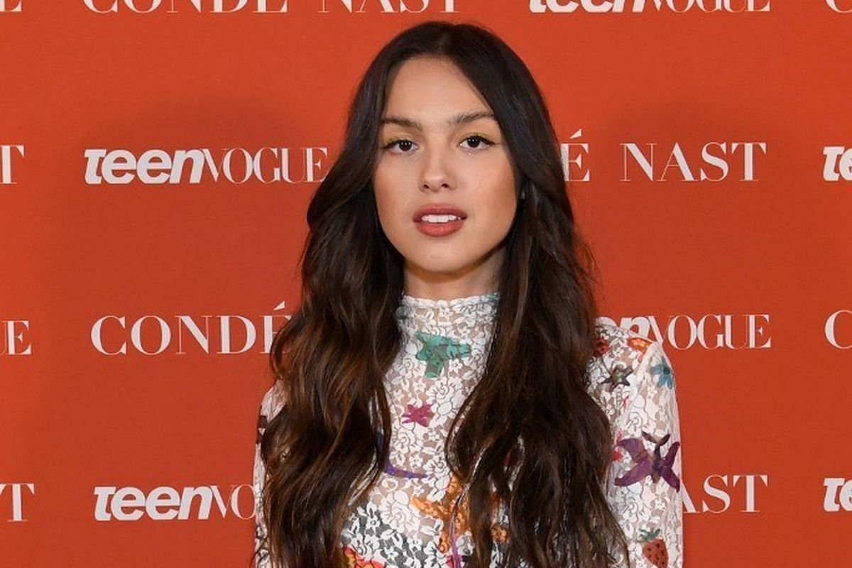 Pendengaran Olivia Rodrigo Jadi Sorotan, Ternyata Alami Gangguan Sejak Kecil