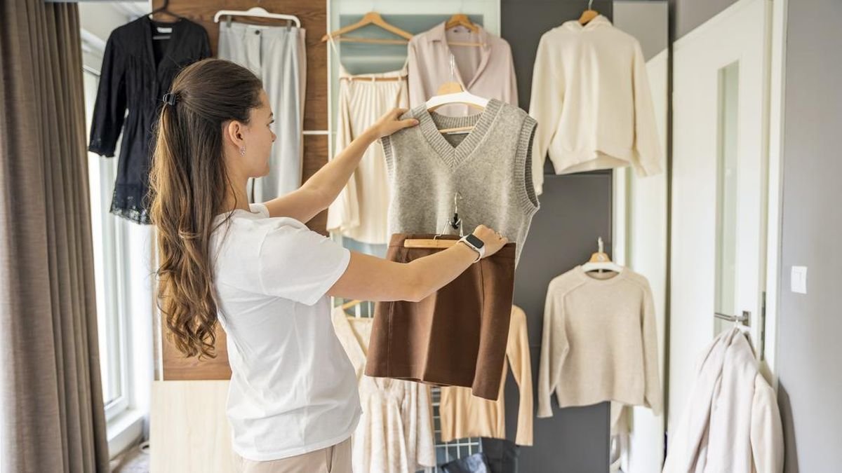 Capsule Wardrobe Jadi Pilihan Baru Gen Z, Fast Fashion Mulai Ditinggalkan