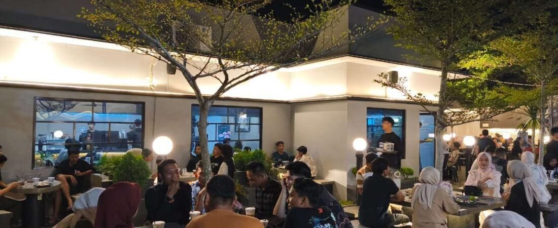 Betah Berlama-lama di Kafe? Ini Penjelasan Psikologi