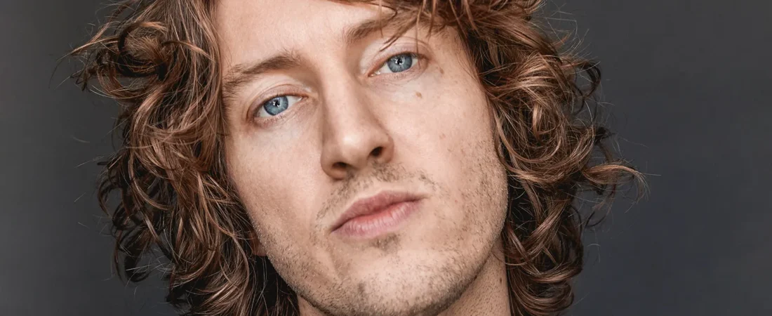 Dean Lewis Rilis ‘Poison’, Lagu Paling Personal tentang Luka yang Hampir Menghancurkannya