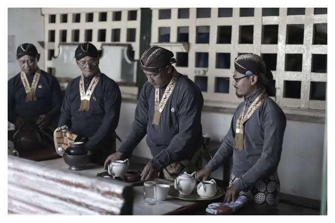 Tradisi Patehan, Ritual Ngeteh Ala Raja Jawa yang Sarat Makna