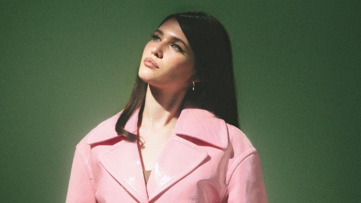 Sienna Spiro Rilis Great Expectation, Tandai Album Debut Visitor