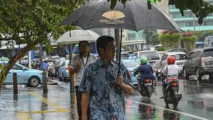 Hujan Mulai Turun di Semarang, BMKG Prediksi Musim Hujan Akhir November